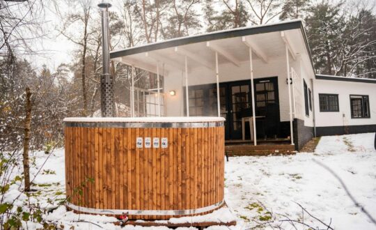 Bungalow hottub op de Norgerberg - Glamping.nl