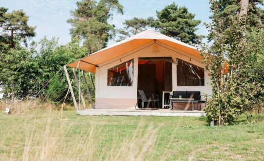 Safaritent Deluxe op de Norgerberg - Glamping.nl